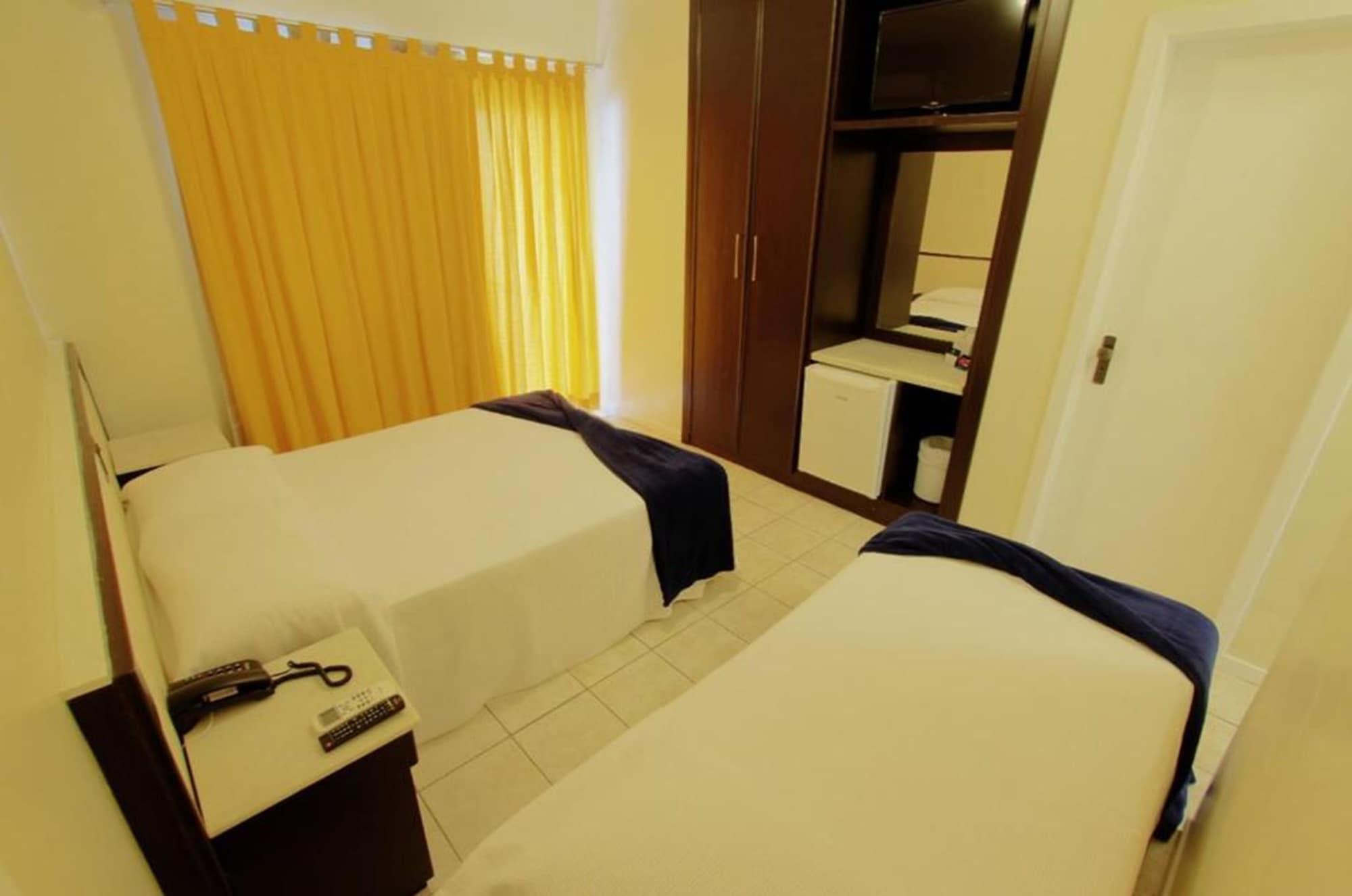 בומבינאס Hotel Atlantico מראה חיצוני תמונה