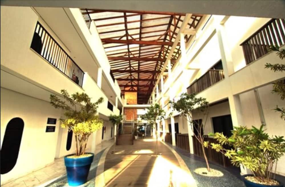 בומבינאס Hotel Atlantico מראה חיצוני תמונה